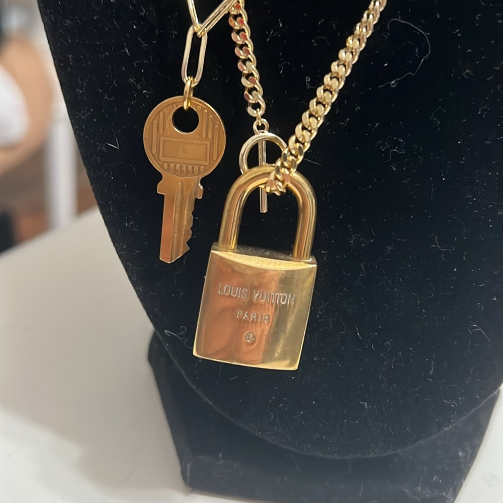 Louis Vuitton Vintage Lock and Key #201 Rare - Picture 2 of 6